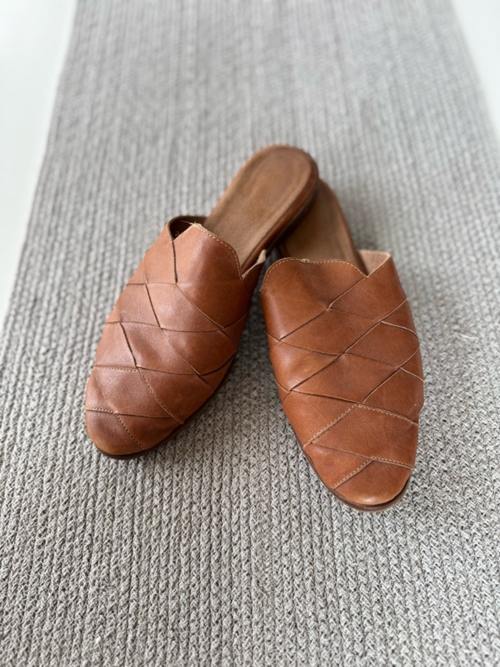 Seychelles Cognac Brown Leather Woven Mules Slides Sz 8.5 - Picture 7 of 9